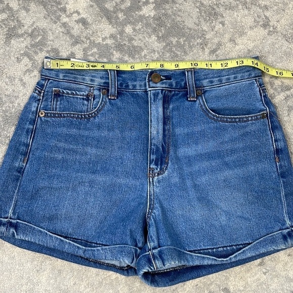 American Eagle High Rise Mom Shorts Denim Jean Cuffed Sz 4 - Picture 7 of 13